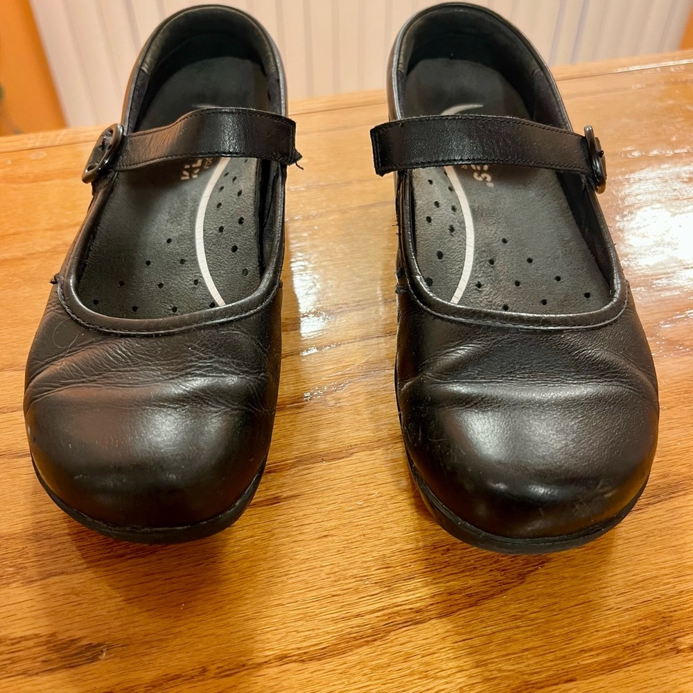 7.5 Wide Leather Mary Jane Klogs/Clogs